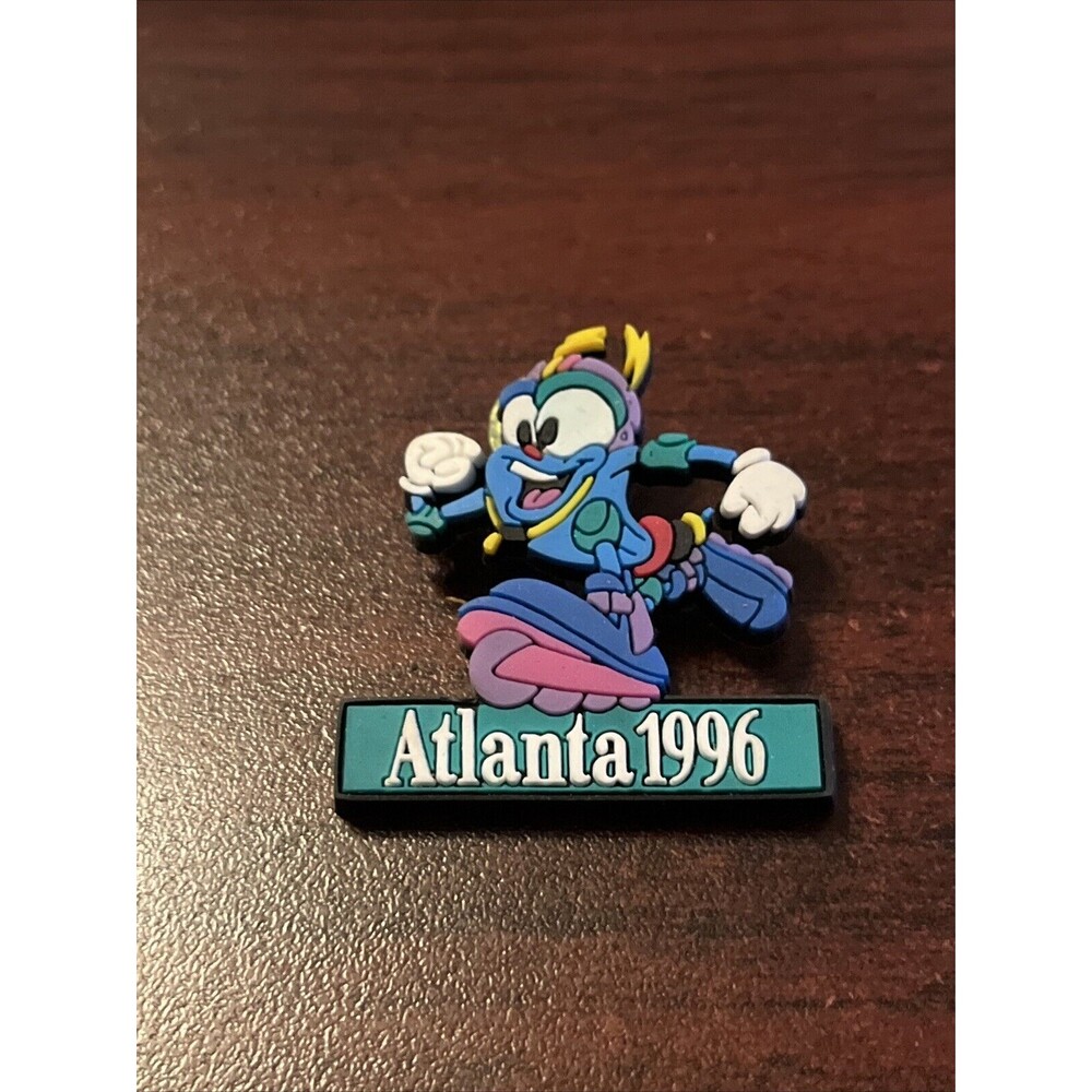 Vintage 1996 Atlanta Summer Olympics Izzy Mascot Speed Skating Rubber‎ Hat Pin